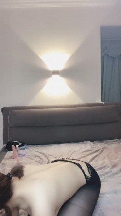 新人下海短发萌妹！微毛美穴自慰！开档黑丝揉搓小穴，道具插入猛捅，受不了好爽娇喘呻吟 截图15