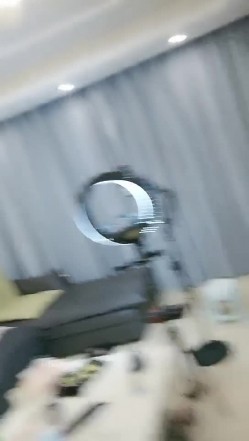 萝莉型小美女眼镜母狗【我被玩坏了】丝袜情趣装被两个男人无情蹂躏 截图15