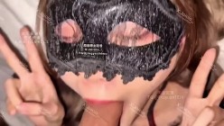 重口警告！把堂妹调教成为吃精液和尿液母狗！妹妹的精液食物吃播【Jojo九九】《愚人节！公主淫梦》哥特风黑红主题深喉口交，颜射吞精！ 截图14
