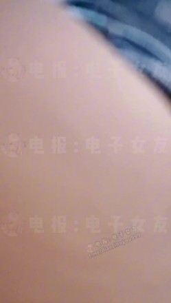 抖音34万粉丝擦边网红、极品夹子音丝袜御姐「御女茉莉」土豪私人定制影片流出，剧情自慰，长腿丝袜，顶级淫语，自慰抽搐 截图15