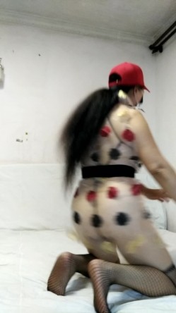 臀控熟女控必备！曾火爆全网的露脸广场舞大妈【美美子】大尺度私拍第二弹，骚舞挑逗情趣诱惑紫薇全裸，相当反差 截图14