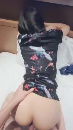 高中表妹 出来和表哥约会了，这瘦的有肉身材，极品，艹起来那个姿势都很舒服！ 截图12