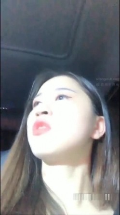 奶茶妹周末休息和干部模样的干爹去购物开车到偏僻的路边车震哈哈还自称口爆专业户 截图4