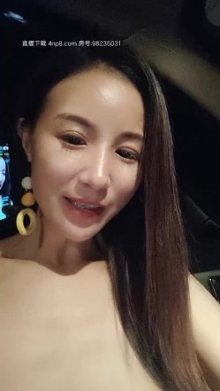 极品欲女姐妹花〖双飞女王〗午夜约战粉丝户外车震玩双飞 两个漂亮小骚货轮着骑屌猛摇 口爆吞精太骚了 高清源码录制 截图12