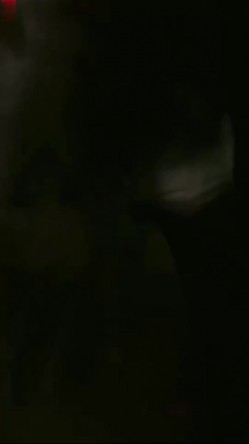【经典百合磨豆腐】清纯少女和阿姨3P，共享一个男人，互相舔逼舌吻 截图13