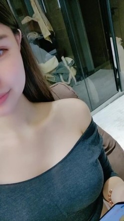 甜美白皙女神微露脸，超级名模身材脱光光全裸自慰特写掰穴，菊花很粉 截图2