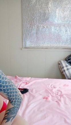 极品瑜伽妹被纹身大哥狂干  全程露脸妩媚风骚口交大鸡巴 让大哥从沙发上玩到床上爆草蹂躏 浪荡呻吟表情好骚 截图1