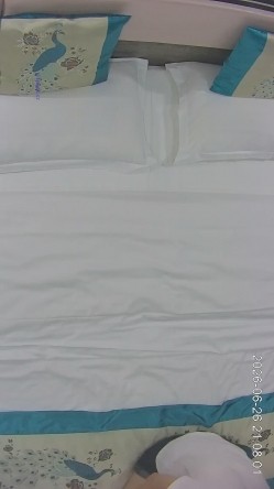酒店偷拍超级清纯羞涩的女孩被男友诱骗哄着打桩 截图6