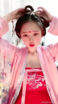 22岁哺乳期-古典气质女神 ️，宫女穿越，小笼包奶子，软软的，自慰到高潮喷尿，爽死！ 截图2