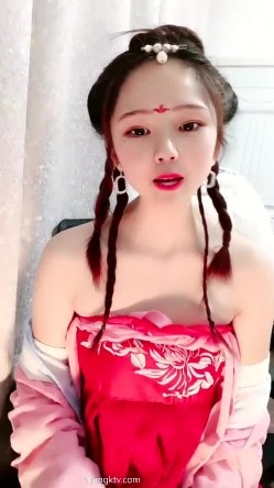 22岁哺乳期-古典气质女神 ️，宫女穿越，小笼包奶子，软软的，自慰到高潮喷尿，爽死！ 截图12