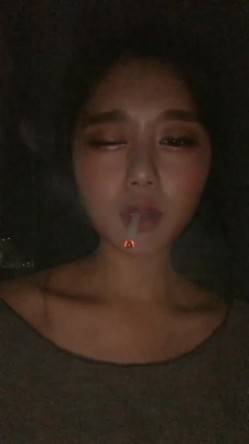 小情侣自拍流出 高颜值魔鬼身材妹子调教 清纯的外表掩饰不了内心的淫荡 截图2