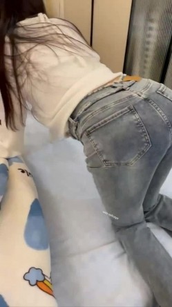 大神【we7782】约啪多位极品女主福利，露脸舞蹈生，蜂腰翘臀好身材 截图14