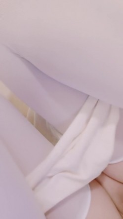 ️巨乳粉穴少女【粉粉学妹】炸了，像白玉一样纯净的身体，极品白虎，快上车！ 截图4