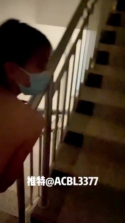 推特网红露出女神（爱吃菠萝ACBL3377）会员粉丝群福利，各种极限露出啪啪一场视听盛宴 截图8