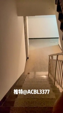 推特网红露出女神（爱吃菠萝ACBL3377）会员粉丝群福利，各种极限露出啪啪一场视听盛宴 截图10