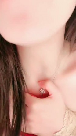 【极品推荐 ️一饱眼福】人气高颜女神『奶球』携保时捷车模闺蜜下海捞金②两姐妹天天轮番被干 无套内射 全裸出镜 截图5
