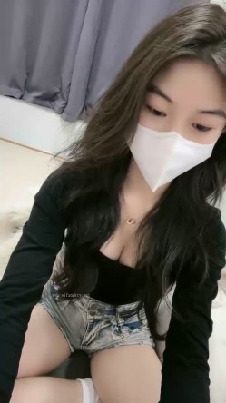好耐撕的校花~【一朵小白云】牛仔小短裤引粉~直播被操 截图1