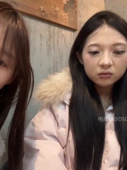 ️精神小妹【chunxiaoquqn】新晋精神小妹团播、几个年轻闺蜜一起下海赚钱 截图11