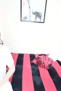 国内小哥骗玩想进入国内裸聊界的越南靓妹有一对混血表姐妹玩3P 截图8