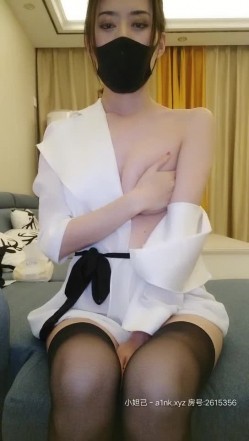 极品身材空姐网红主播【狐狸不是妖】勾引外卖小哥干我 穿着衣服直接后入开操 中途摘套内射 截图3