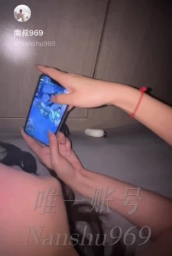 推特新晋泡良桩机，京城纹身肌肉壮汉「南叔」付费资源，爆操网瘾小母狗，原本嫌天冷不想出门，答应给她买几个皮肤后就屁颠颠上门挨凿 截图1