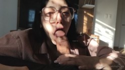 深喉女神，亚裔母狗【李露丝】露脸私拍，深喉口爆肛交啪啪野战，各式各样性爱自拍 截图11