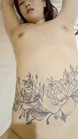 熟女黑丝阿姨吃鸡啪啪 啊啊操我操死我 啊啊快点用力要喷了 上位骑乘 后入冲刺几次喷水 表情好骚 截图6