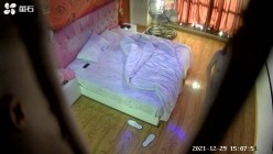 萤石云酒店新破解安防摄像头偷拍纹身男女白天开房激情玩搞难度姿势做爱 截图15