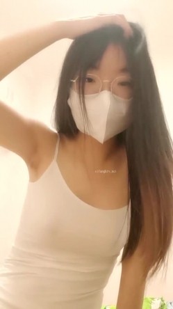 新人~正宗学生妹【清纯少女可可酱】极品美乳~，露脸一看是真年轻，清纯外表，掩盖不住好身材，小骚逼 截图1