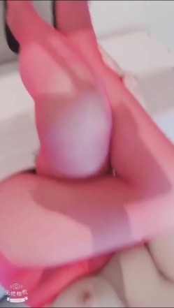 “抓我奶子，猛一点宝贝”对话超淫荡 ️顶级骚母狗大奶肥臀御姐【雪儿】群福利，户外3P紫薇各种无套内射，叫声真心受不了 截图6