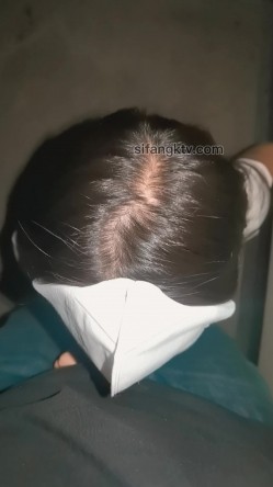 私房大神老虎菜原创 ️15弹公司楼梯间口交,操时给男友打电话可惜没接 截图14