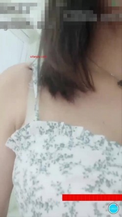最近很牛逼的母女搭档苍老湿湿晚上公园搭讪个乘凉性欲很强的农民工小伙户外搞完蚊子多再到公厕里搞 截图13