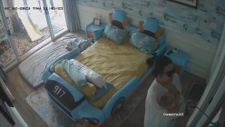 《居家摄像头破解》偷窥E奶少妇的居家日常 ️这奶子可真不是盖的 截图4