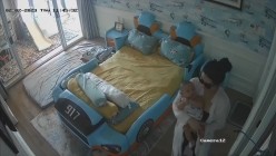 《居家摄像头破解》偷窥E奶少妇的居家日常 ️这奶子可真不是盖的 截图5