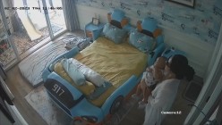《居家摄像头破解》偷窥E奶少妇的居家日常 ️这奶子可真不是盖的 截图8