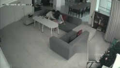 大庭广众之下就在客厅 清纯美女与帅气学长1小时的性爱 截图1