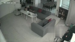 大庭广众之下就在客厅 清纯美女与帅气学长1小时的性爱 截图2