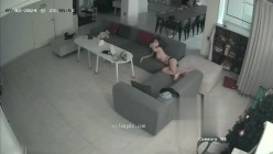 大庭广众之下就在客厅 清纯美女与帅气学长1小时的性爱 截图11