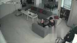 大庭广众之下就在客厅 清纯美女与帅气学长1小时的性爱 截图12