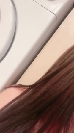 超漂亮！校花级女神~【为笨蛋争口气】扣穴自慰！爽出白浆 截图3