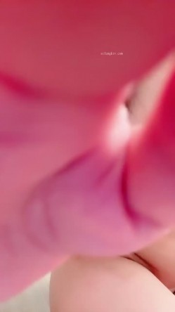 超漂亮！校花级女神~【为笨蛋争口气】扣穴自慰！爽出白浆 截图16