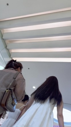 【KFC】吊带长裙少妇逛街看不懂为啥穿透明安全裤半透内 截图8