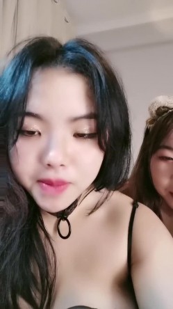 【我还是个处】肉欲系美女，大奶肥臀掰穴特写，带闺蜜一起，翘起屁股揉搓肥穴，闺蜜来姨妈 截图12