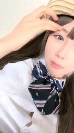 抖音女网红，【京鱼儿】，童颜巨乳女神~掰穴自慰~狂射中，人工白虎，这骚穴真是欠操欠插，好美啊 截图11
