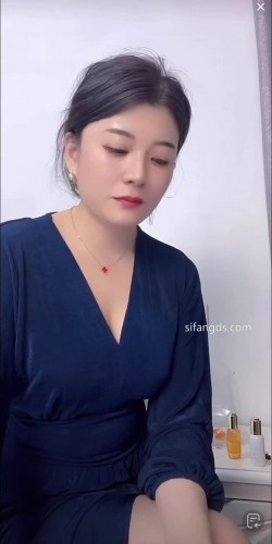 泄密流出 抖音 网红【娇姨 】超有气质漂亮少妇阿姨 巨乳 露点自慰 掰开B特写等 截图9
