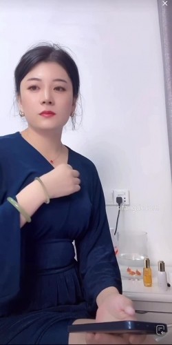 泄密流出 抖音 网红【娇姨 】超有气质漂亮少妇阿姨 巨乳 露点自慰 掰开B特写等 截图13