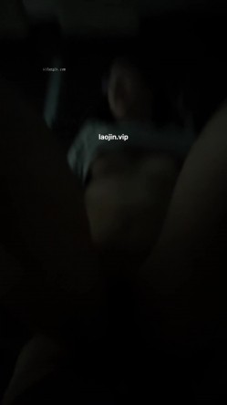富二代约炮，【fKabuto】，两个学生妹，完美露脸，还是戴眼镜的这个叫的最骚，精彩佳作 截图2