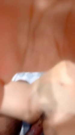 重口媚黑玩操，两个黑驴同操少妇，两个鸡巴一起塞进骚逼，爆她菊花 截图3