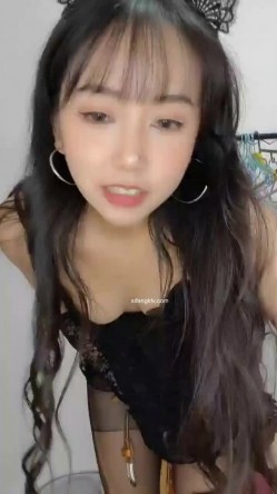 颜值爆表 ️校花级~【汪羊羊】清纯的外表自慰骚劲十足~这么骚的妹子，穴穴好痒好痒 ️好想被哥哥大鸡巴用力操！ 截图4