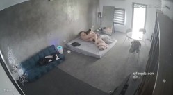 黑客破解家庭网络摄像头偷拍住毛坯房的年轻情侣疯狂做爱有时一天做爱几次 截图13